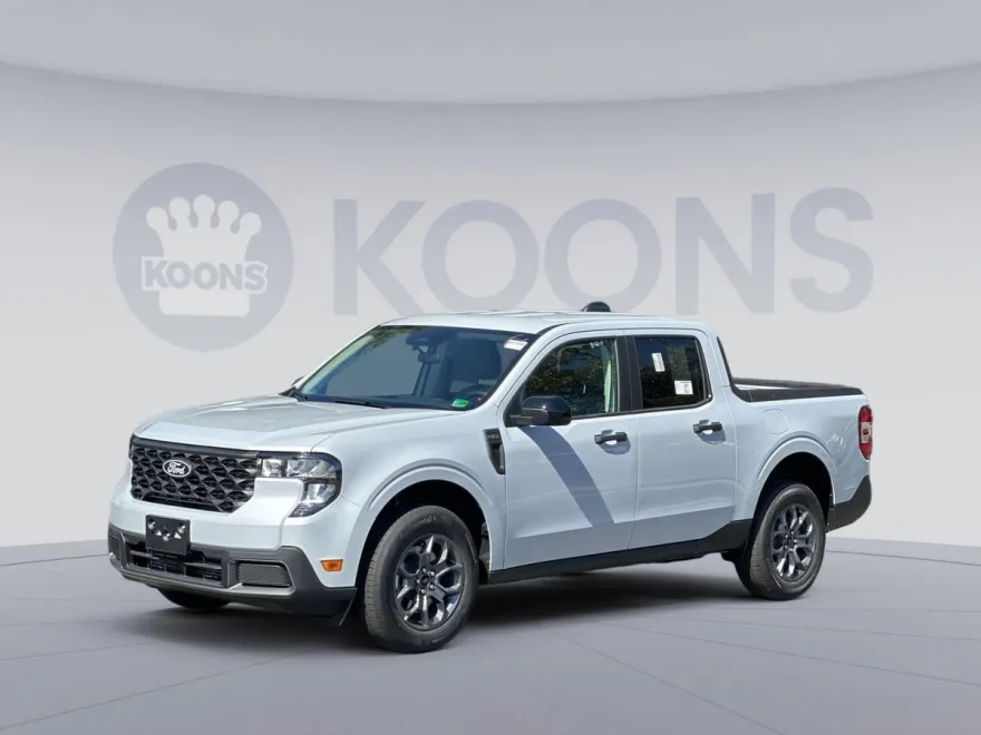 2025 Ford Maverick XLT photo 1