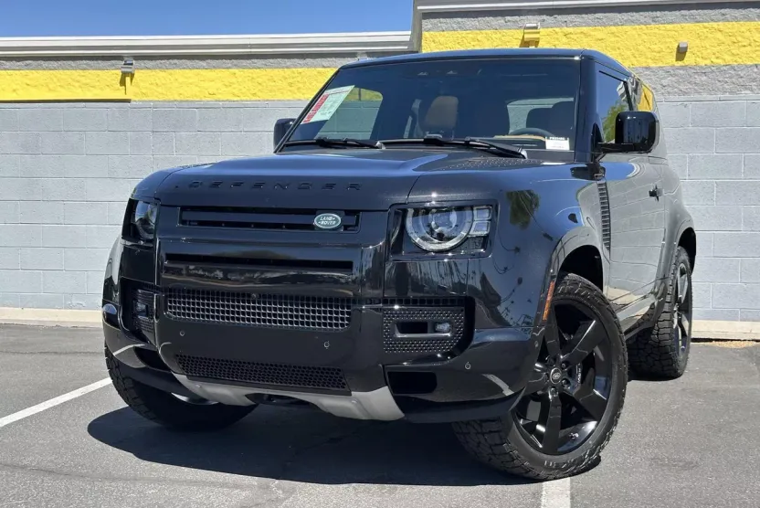 2024 Land Rover Defender 90 V8 photo 1