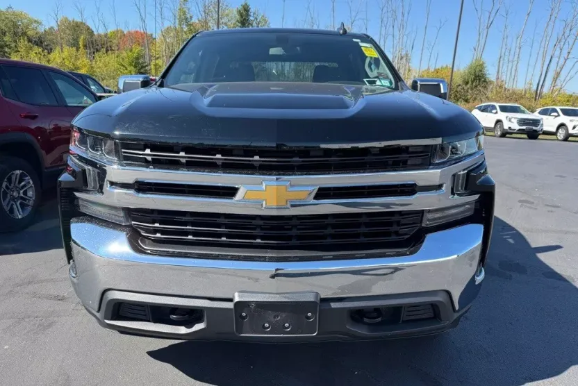 2021 Chevrolet Silverado 1500 LT photo 1