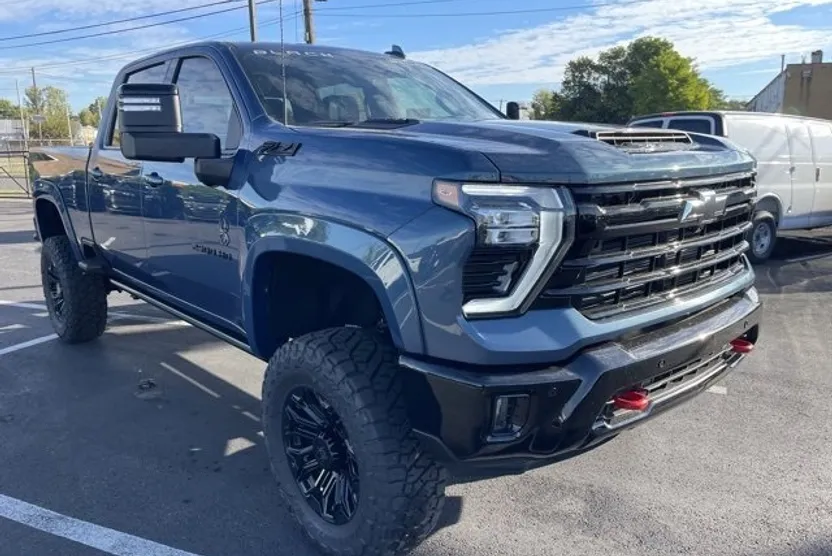 2025 Chevrolet Silverado 2500HD LTZ photo 1