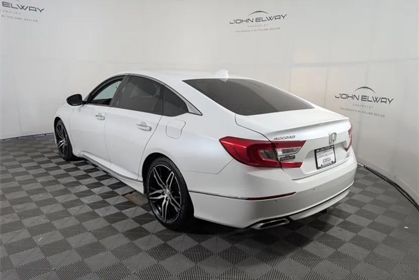 2022 Honda Accord Touring 2.0T photo 1