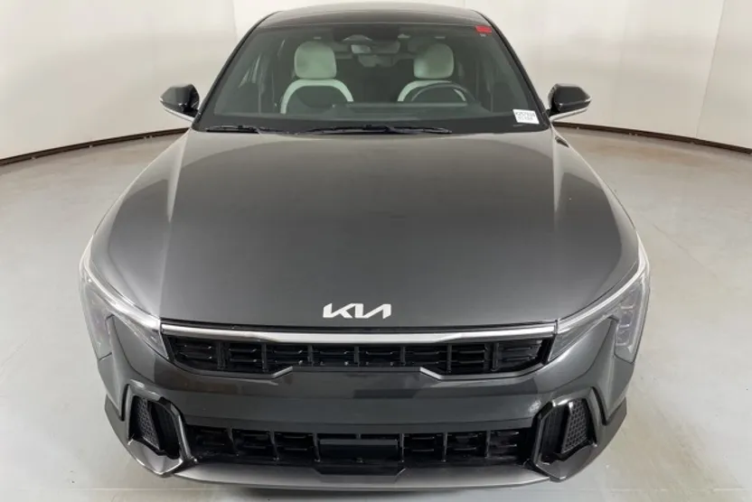 2025 Kia K4 GT-Line photo 1