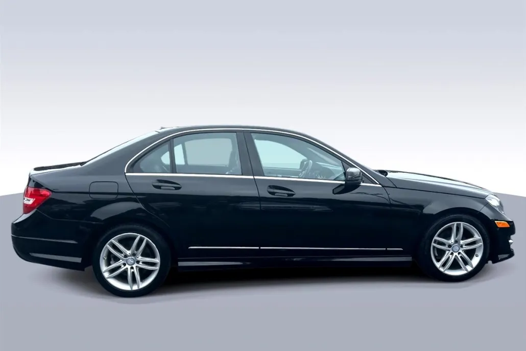 2013 Mercedes Benz C 250 Luxury Sedan photo 1