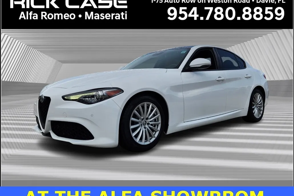 2022 Alfa Romeo Giulia SPRINT photo 1