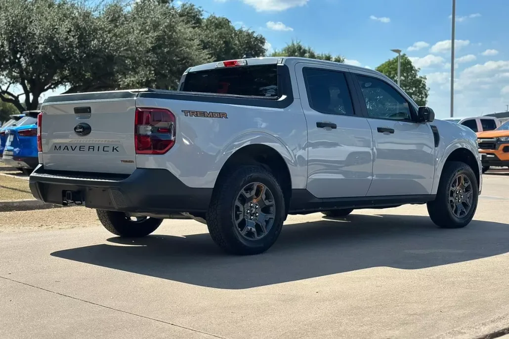 2023 Ford Maverick XLT photo 1