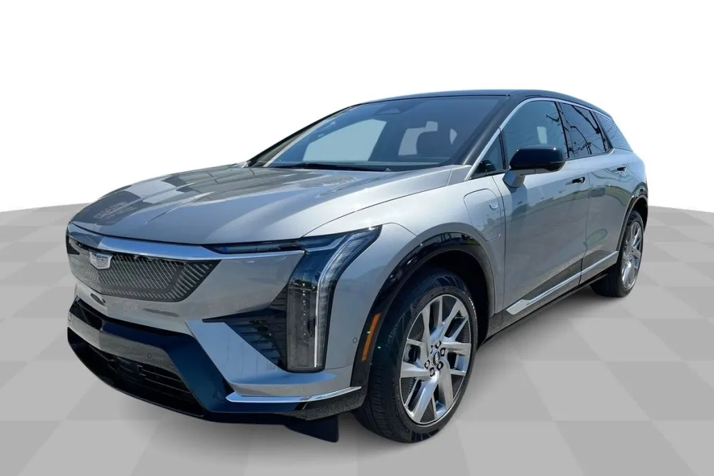 2025 Cadillac Optiq Luxury photo 1