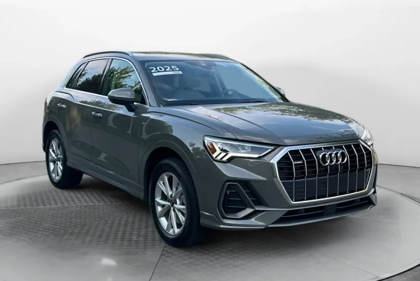 2025 Audi Q3 Premium 45 TFSI S line photo 1