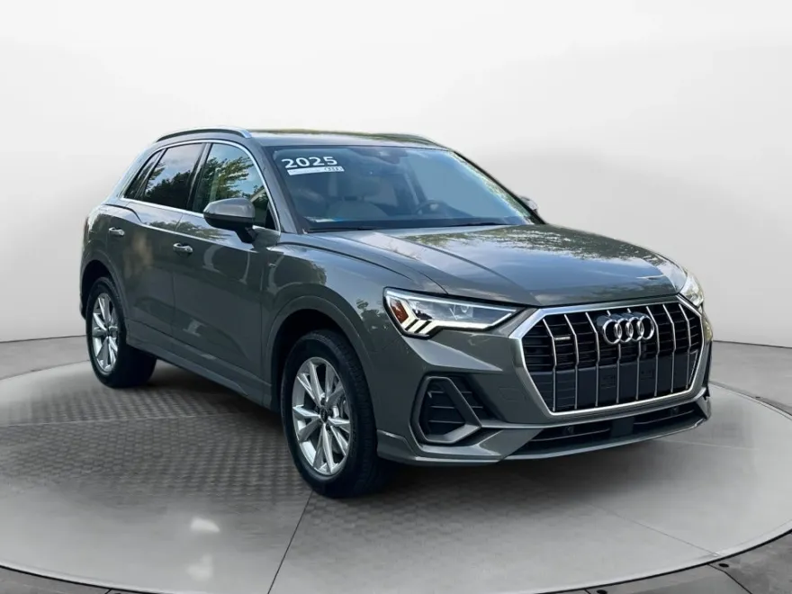 2025 Audi Q3 Premium 45 TFSI S line photo 1
