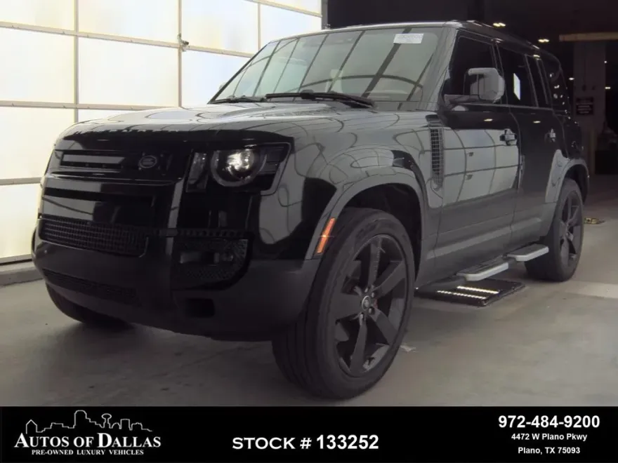 2023 Land Rover Defender 110 S photo 1