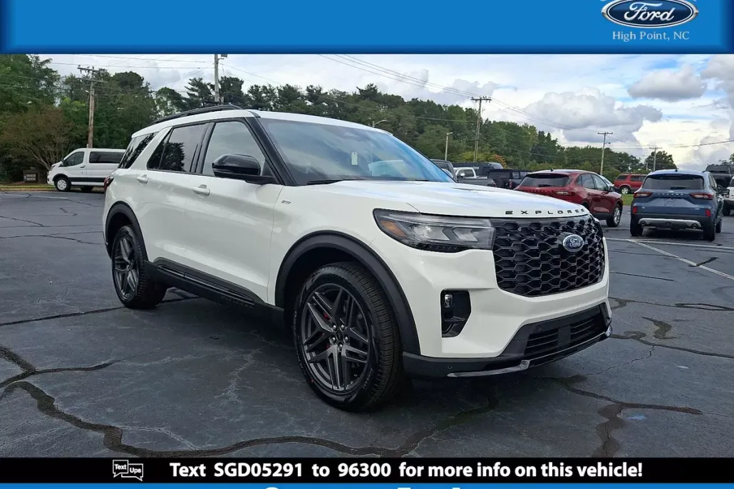 2025 Ford Explorer ST-Line photo 1