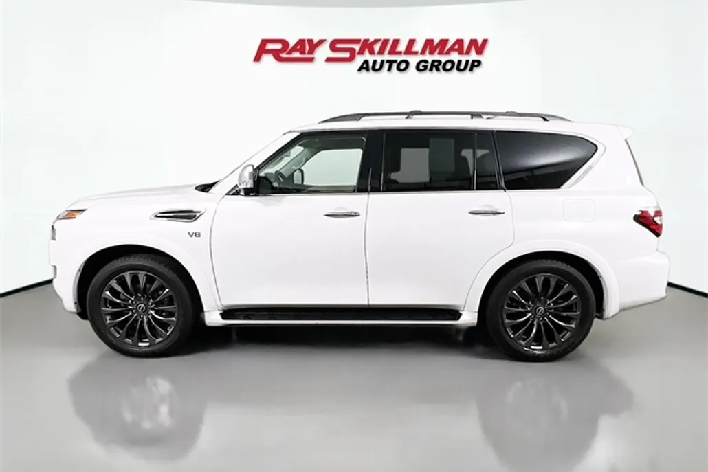 2022 Nissan Armada Platinum photo 1