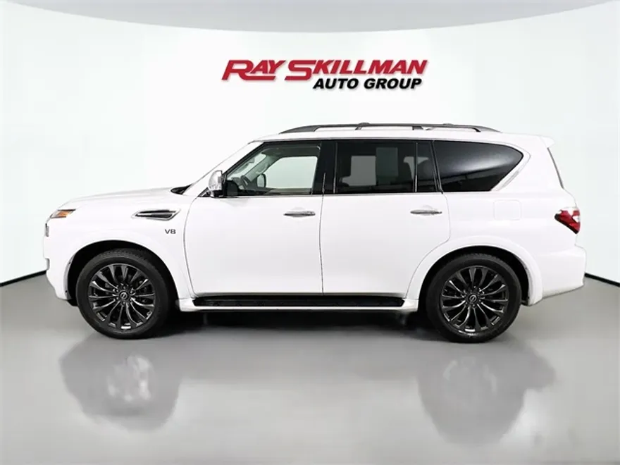 2022 Nissan Armada Platinum photo 1