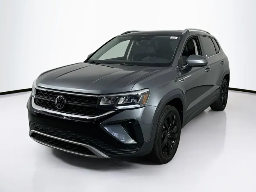 2023 Volkswagen Taos SE photo 1