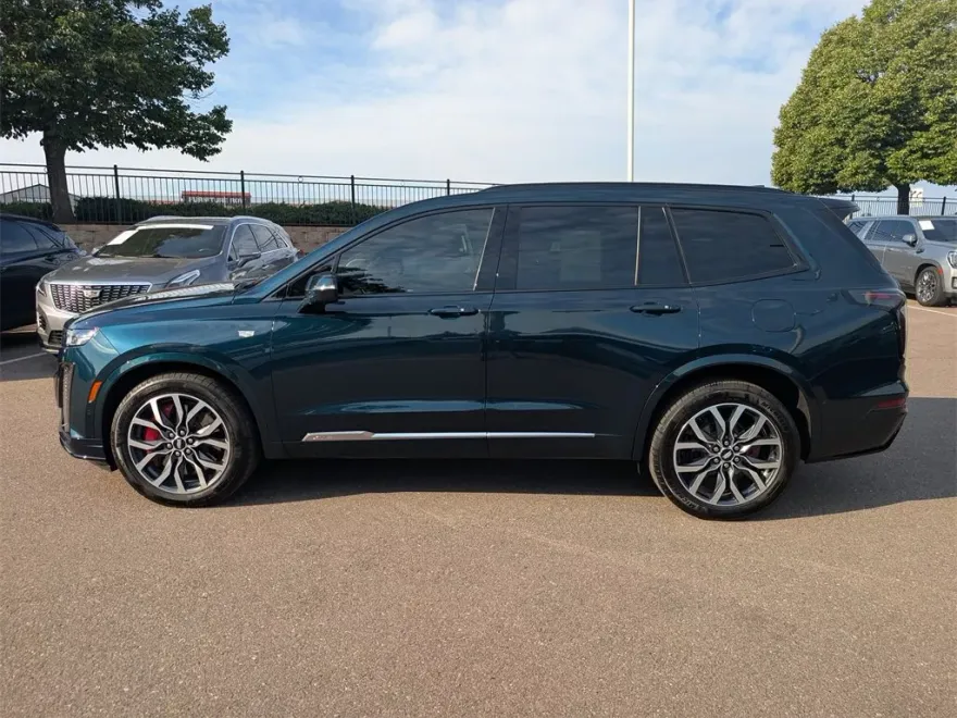 2025 Cadillac XT6 Sport photo 1