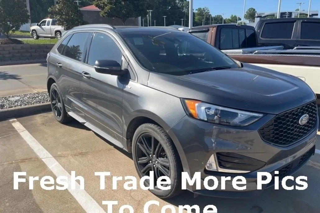 2020 Ford Edge ST photo 1