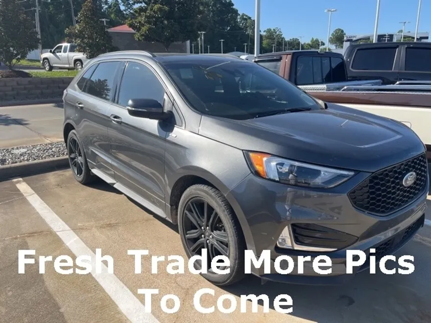 2020 Ford Edge ST photo 1