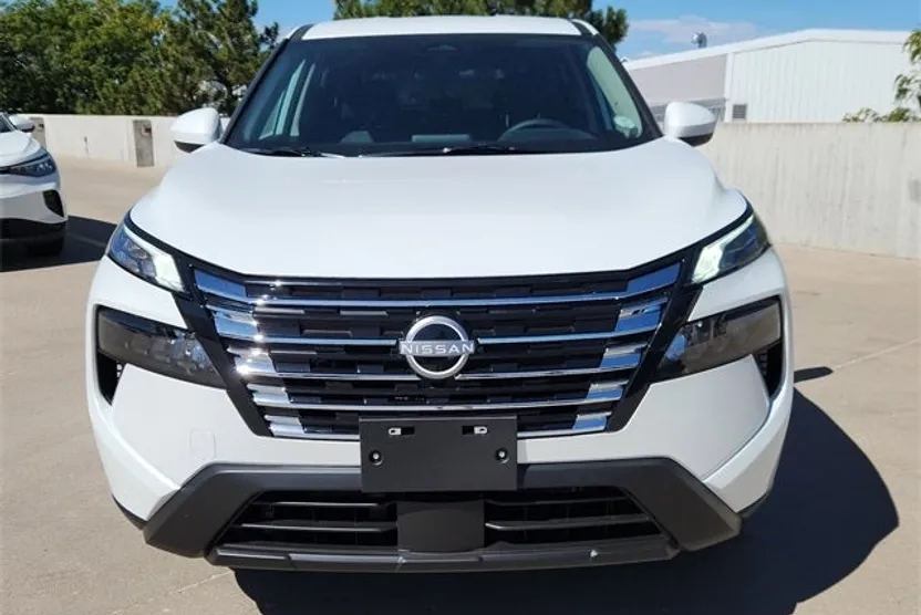 2026 Nissan Rogue SV photo 1