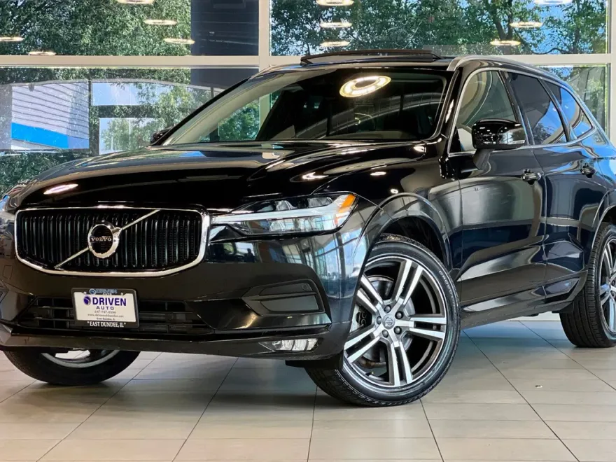 2021 Volvo XC60 T6 Momentum photo 1