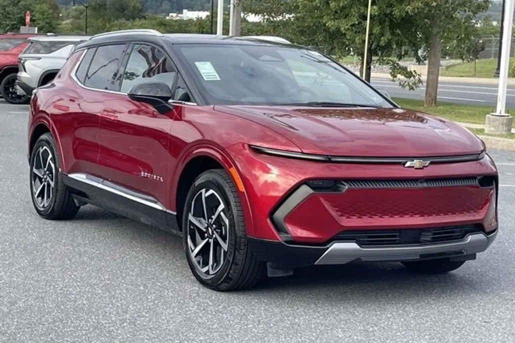 2025 Chevrolet Equinox EV 1LT photo 1