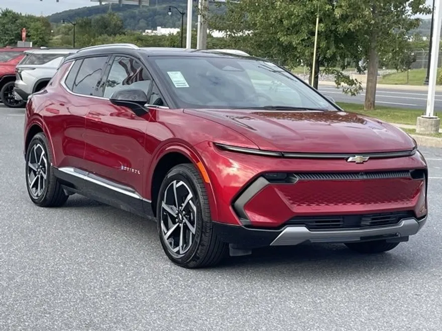 2025 Chevrolet Equinox EV 1LT photo 1