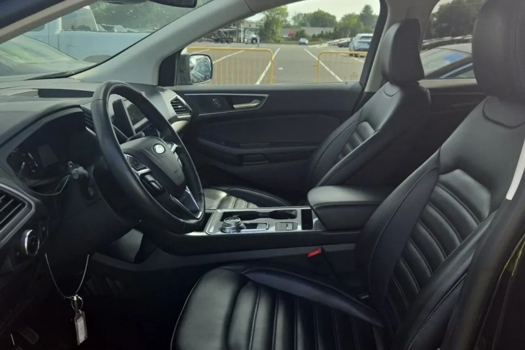 2024 Ford Edge SEL photo 1