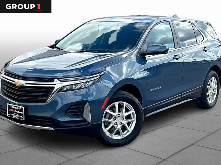 2024 Chevrolet Equinox LT photo 1