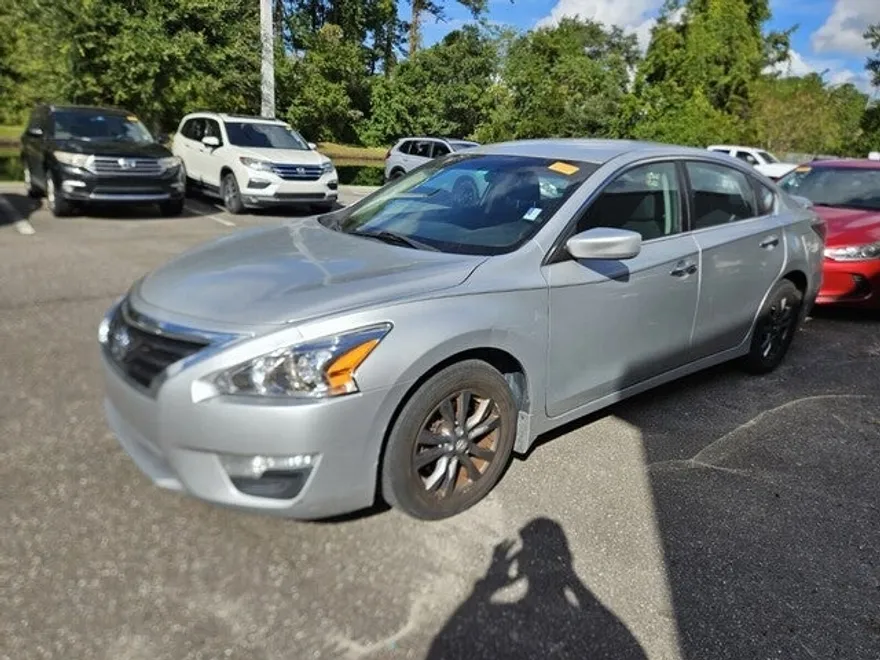 2015 Nissan Altima 2.5 S photo 1