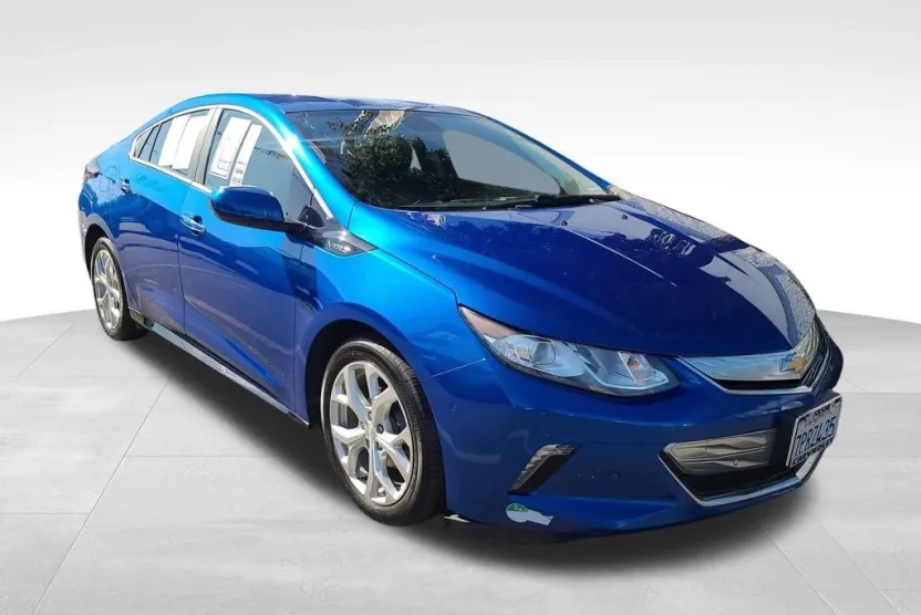 2016 Chevrolet Volt Premier photo 1