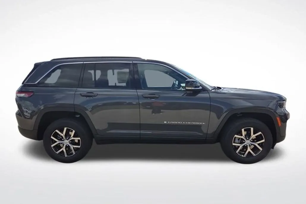 2025 Jeep Grand Cherokee Limited photo 1