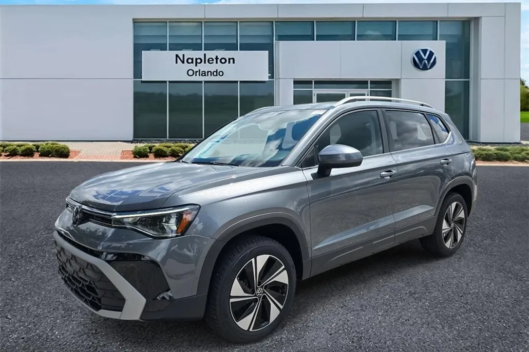 2025 Volkswagen Taos SE photo 1