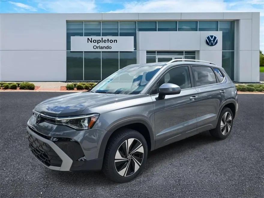 2025 Volkswagen Taos SE photo 1