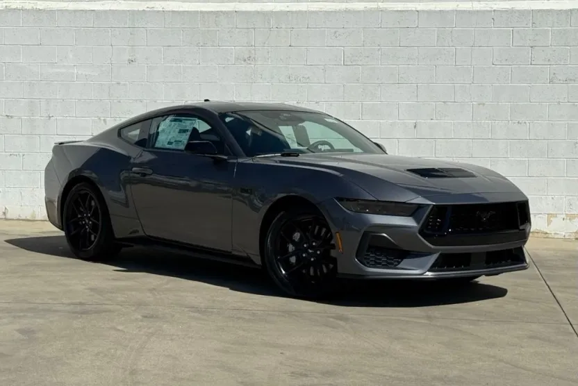 2025 Ford Mustang GT photo 1
