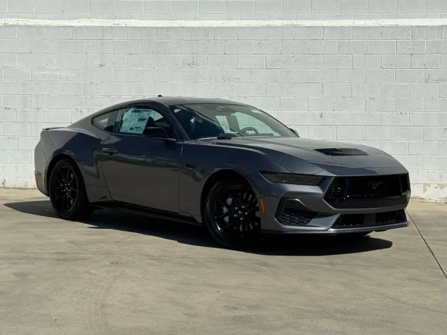 2025 Ford Mustang GT photo 1