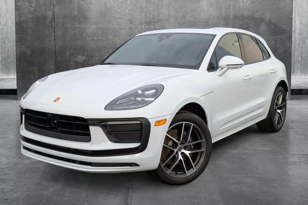2025 Porsche Macan S photo 1
