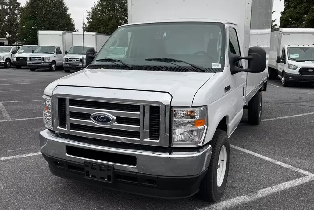 2025 Ford E-350 photo 1