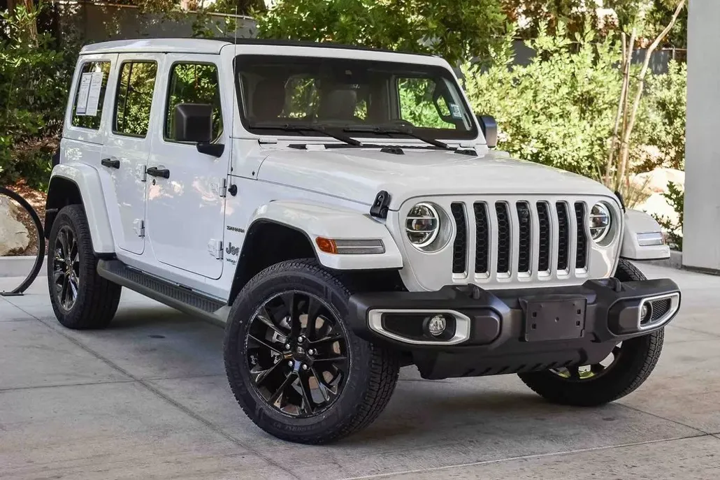 2021 Jeep Wrangler Unlimited Sahara 4xe photo 1