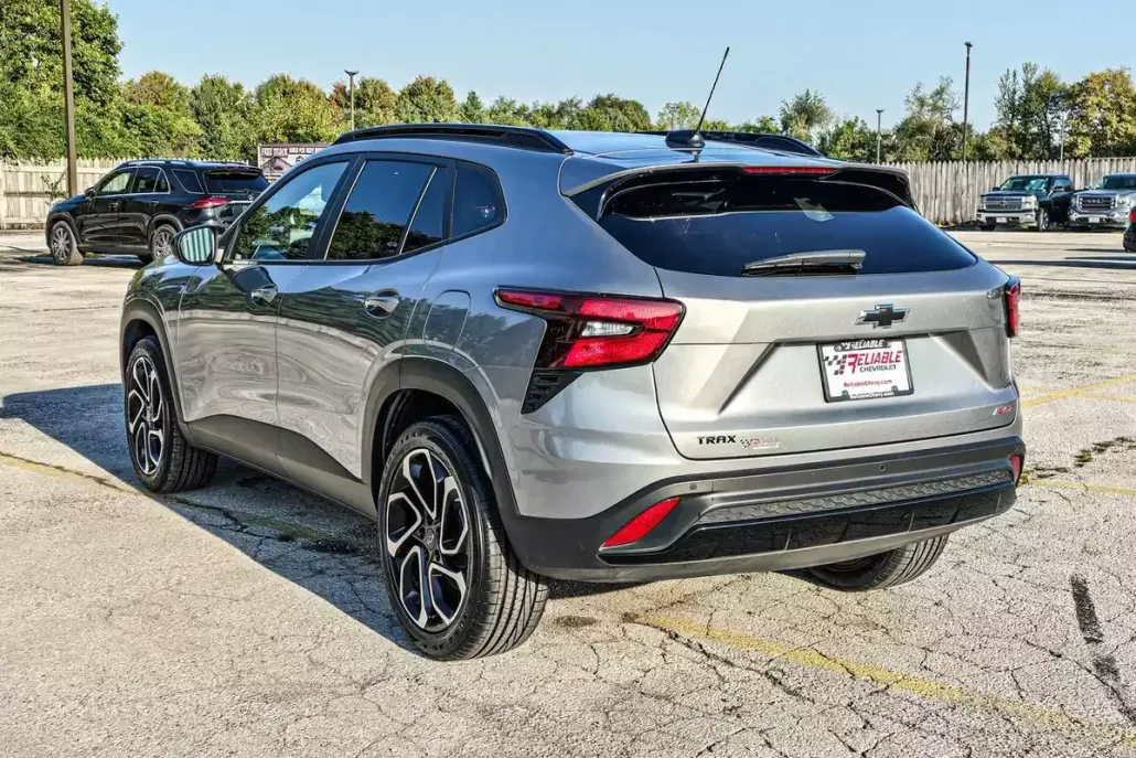 2024 Chevrolet Trax photo 1