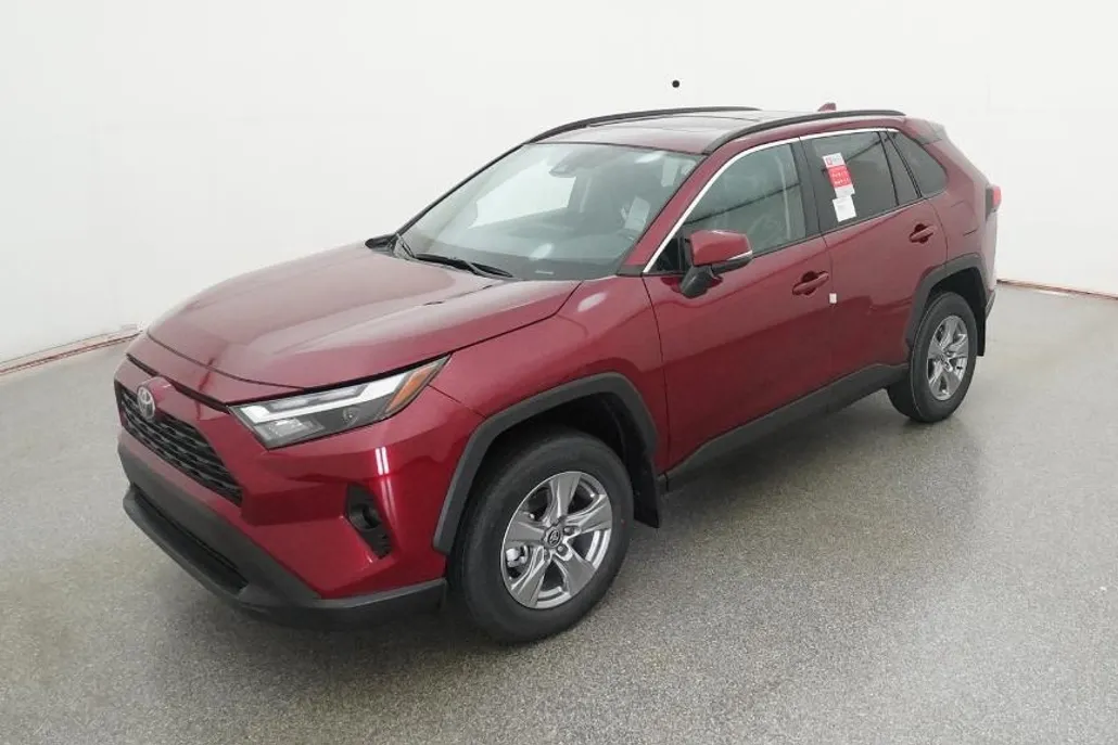 2025 Toyota RAV4 XLE photo 1
