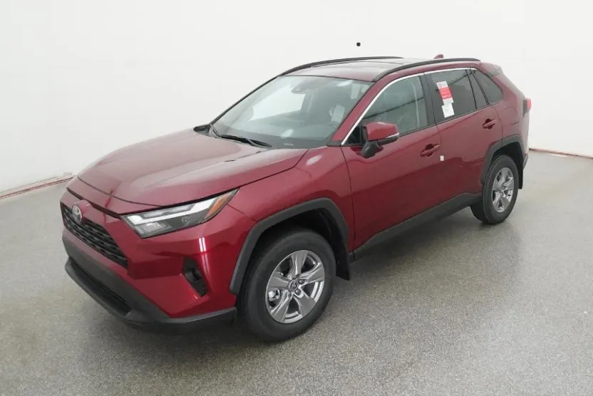 2025 Toyota RAV4 XLE photo 1