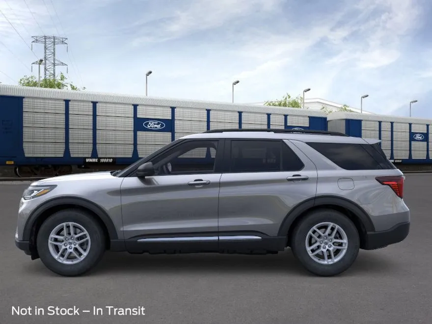 2025 Ford Explorer photo 1