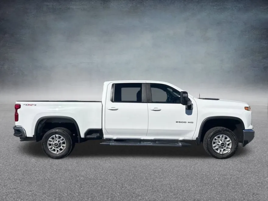 2024 Chevrolet Silverado 2500HD LT photo 1