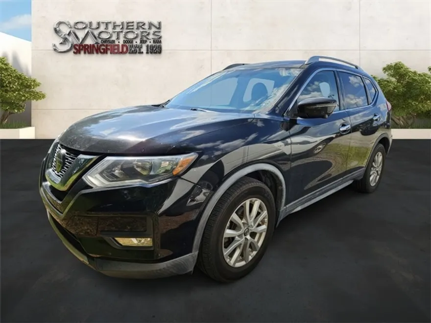 2018 Nissan Rogue SV photo 1