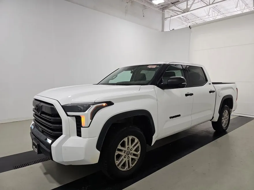 2022 Toyota Tundra SR5 photo 1