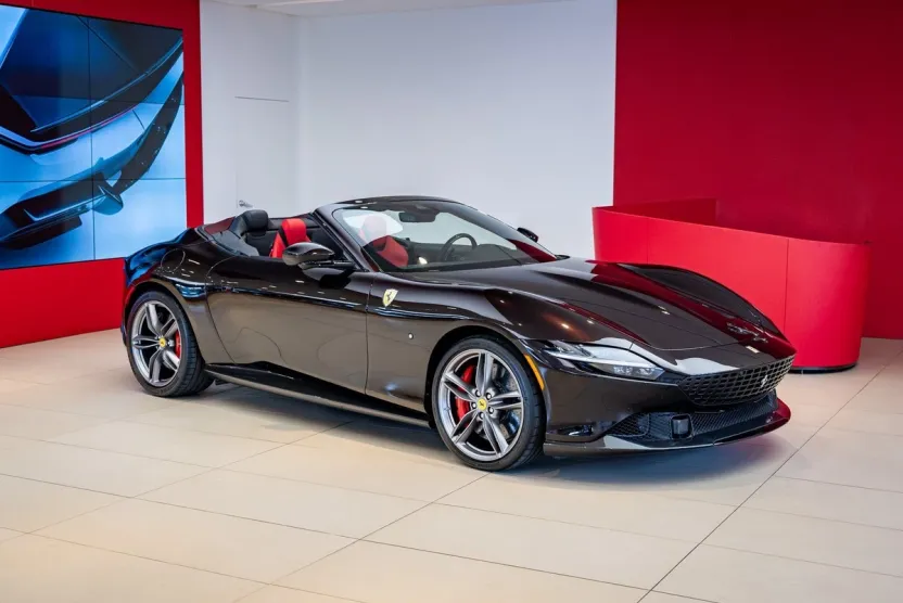 2024 Ferrari Roma Spider Base photo 1