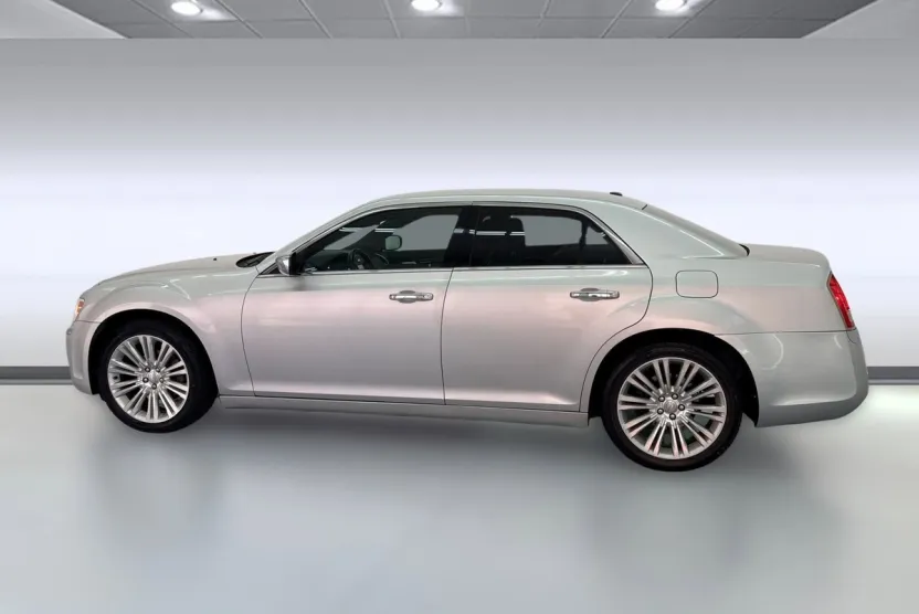 2011 Chrysler 300 Limited photo 1