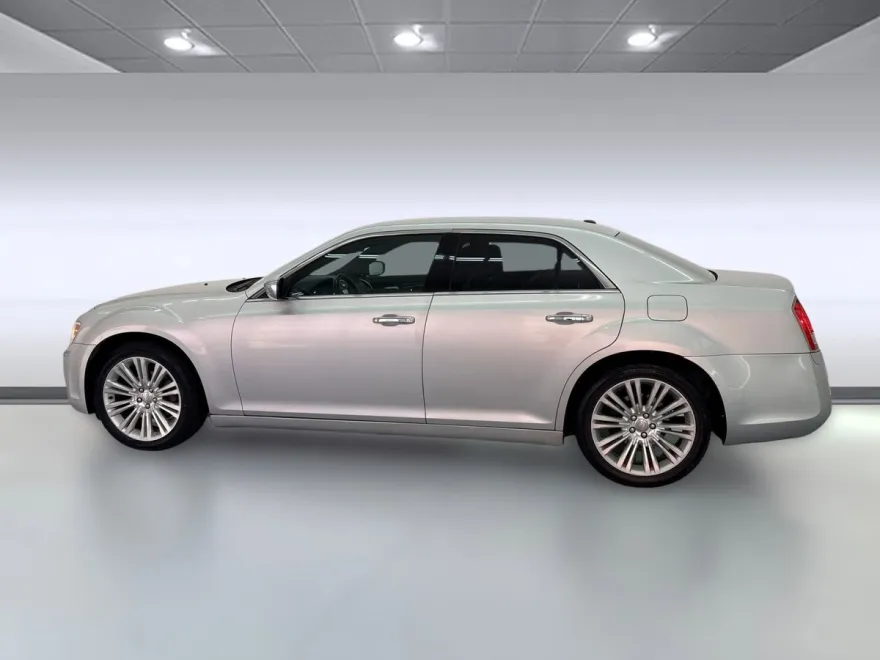 2011 Chrysler 300 Limited photo 1