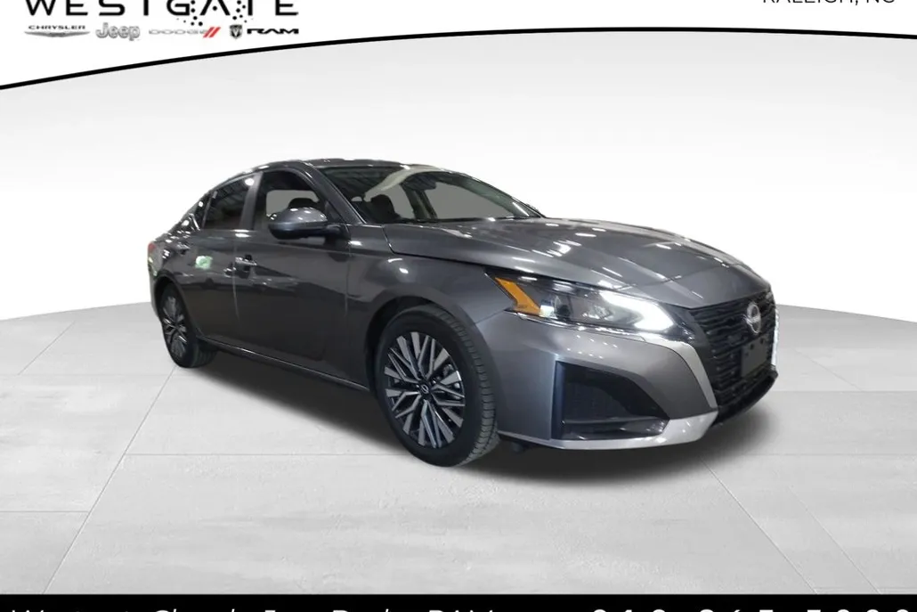 2023 Nissan Altima 2.5 SV photo 1