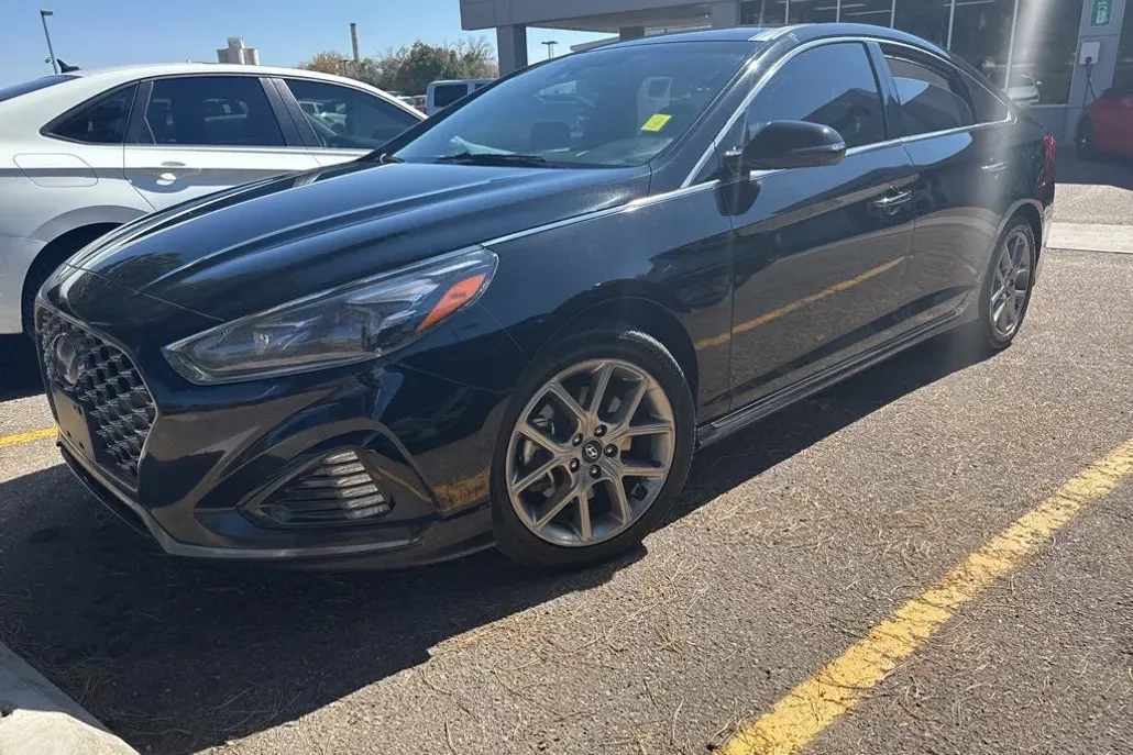 2019 Hyundai Sonata Limited 2.0T photo 1