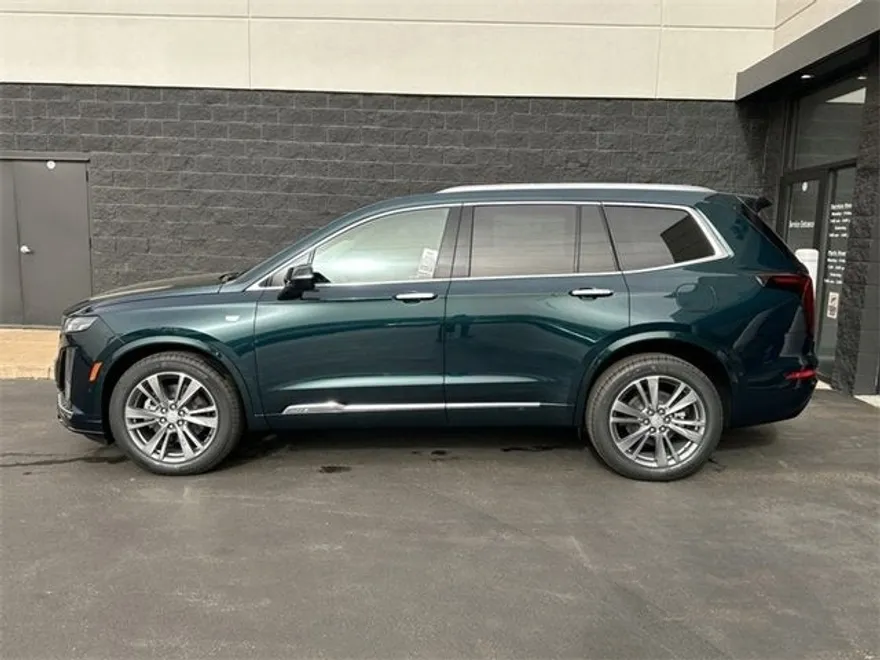 2025 Cadillac XT6 Premium Luxury photo 1