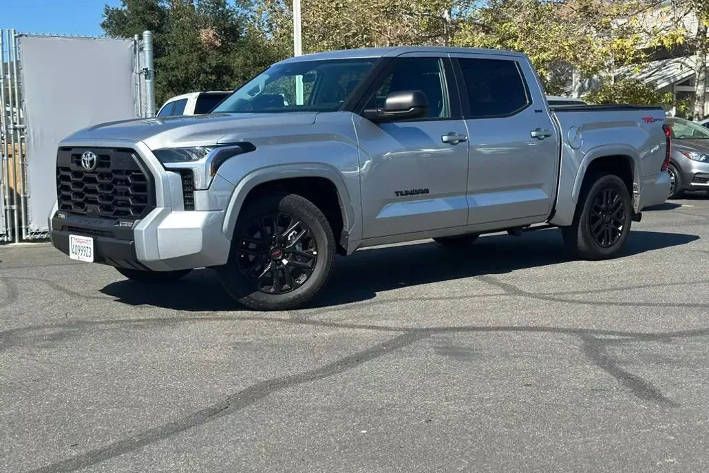 2024 Toyota Tundra SR5 photo 1